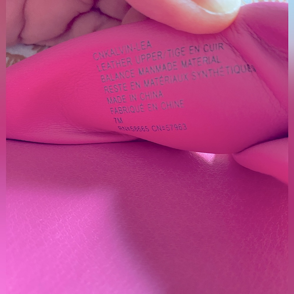 Pink Leather Slide Sandals from Nordstrom. NWT.  Never worn. Soft & Cushy.Size 7 - Picture 13 of 16